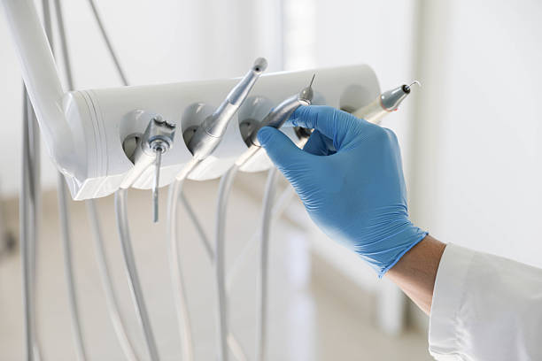 Professional Emergency Dentist technician working in North Bethesda, MD